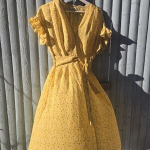 Max Studio Yellow Floral Wrap Dress Ruffle Sleeves Smocked Waist Size S